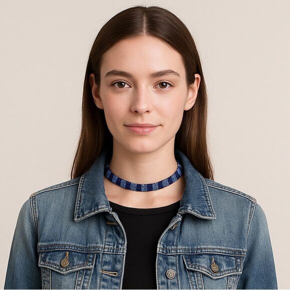 Vintage Sea bead glass necklace, proximately 8 1/2 inches with lobster clasp - Picture 1 of 5